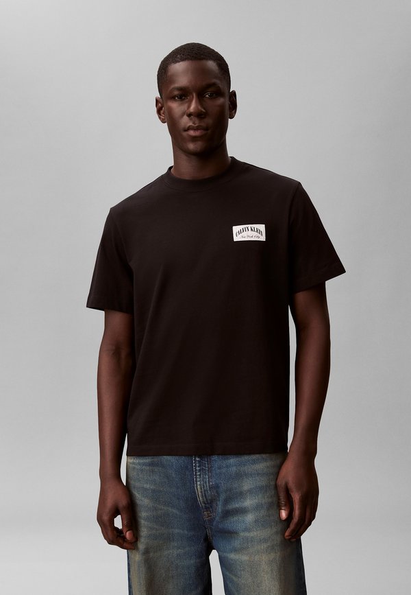 Calvin Klein Jeans  EASY COLLEGIATE BADGE TEE