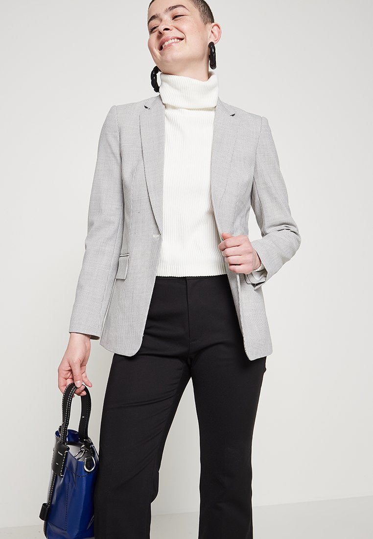 Club Monaco