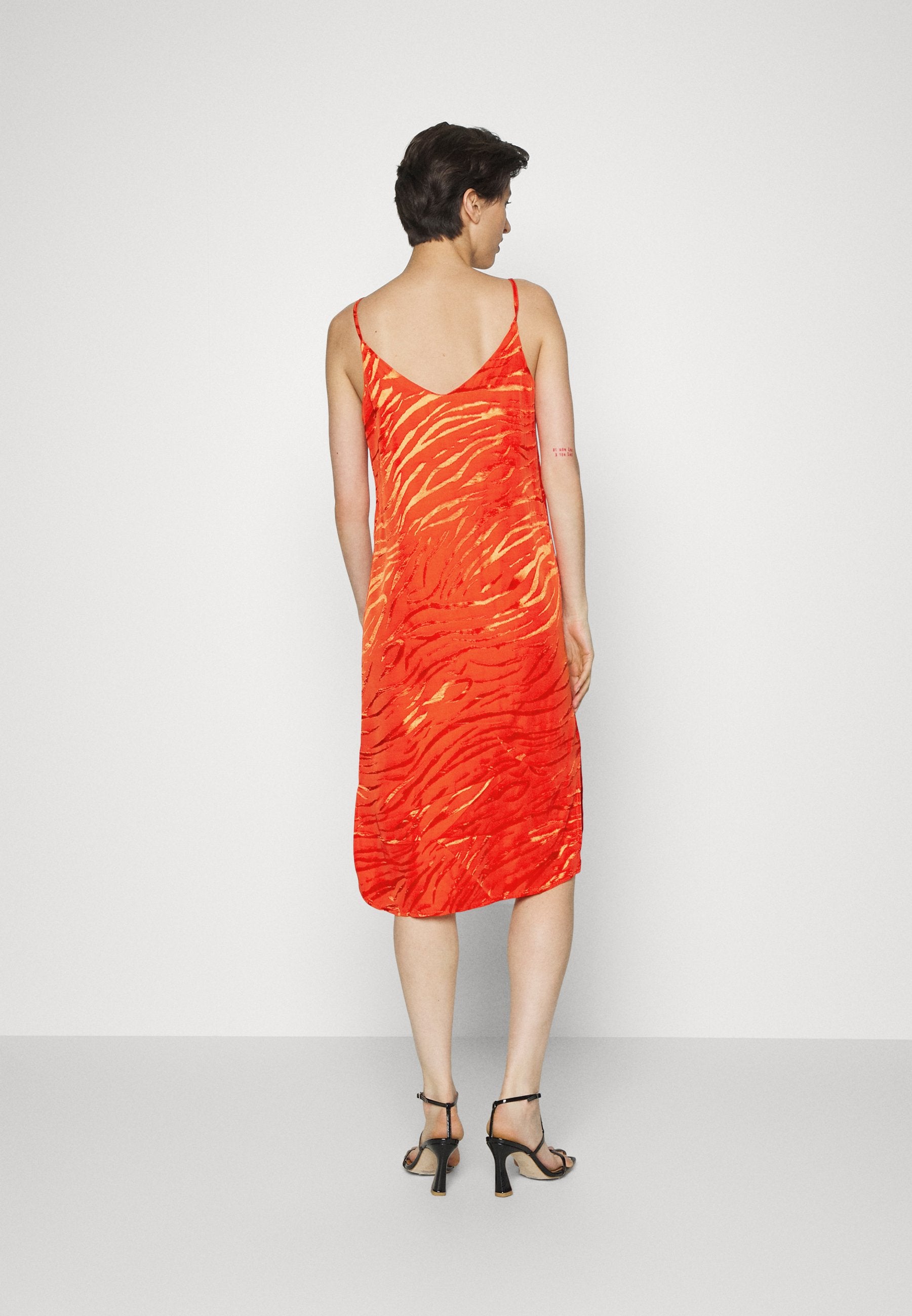 ONLBELLA SLIP DRESS Media 4