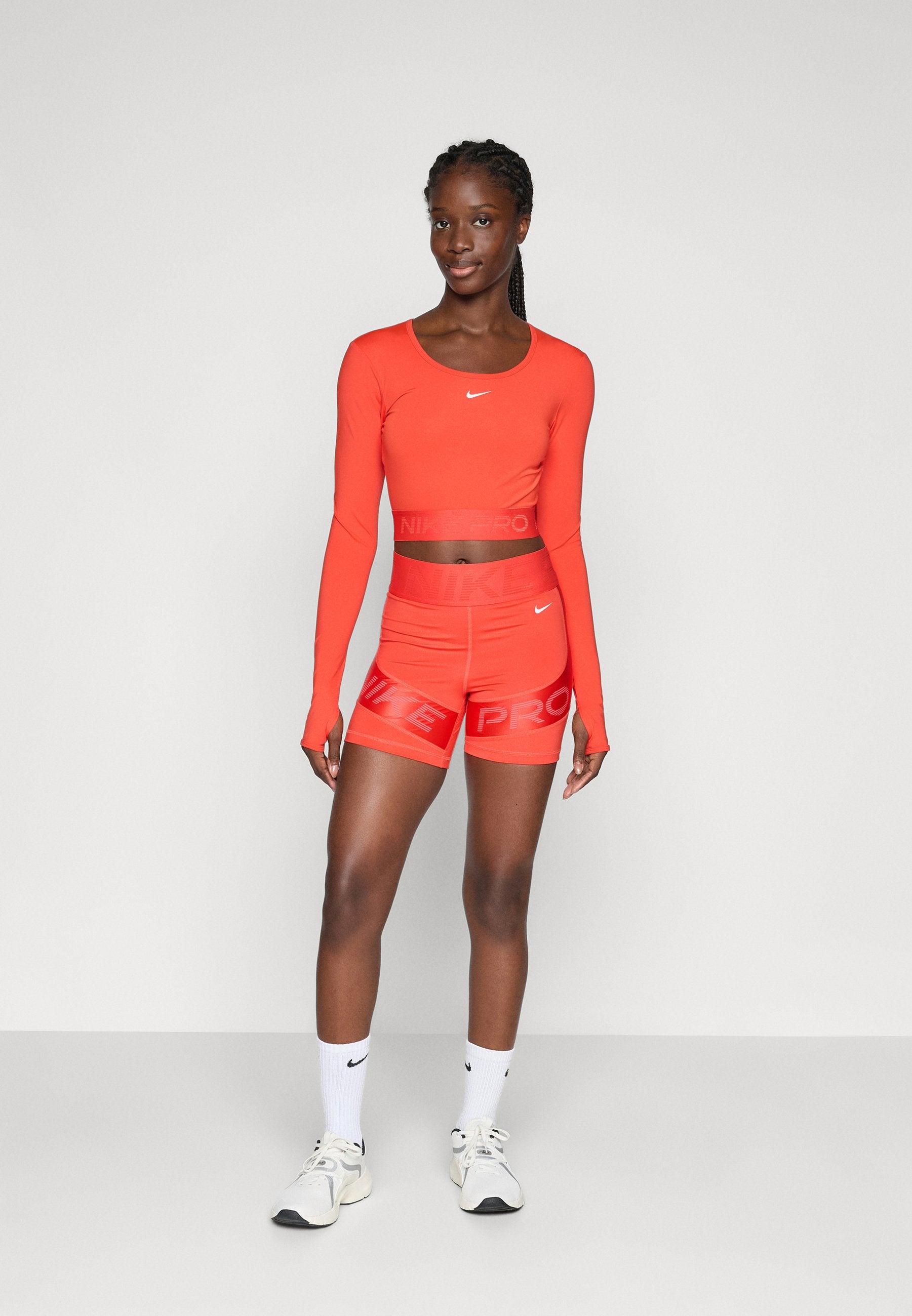Nike Performance PRO SHINE