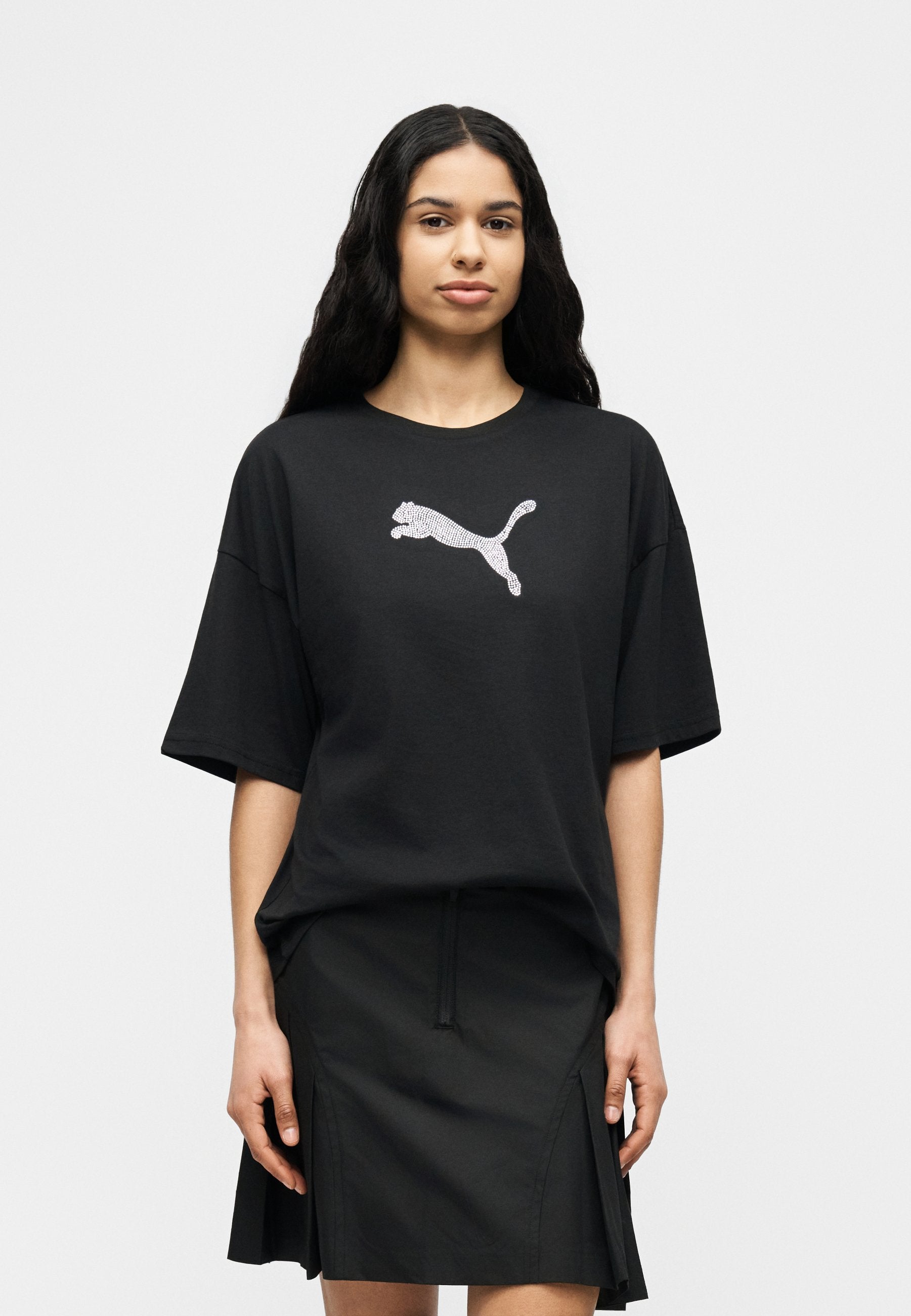 Puma ESS GRAPHICS LEO LUXE BEDAZZLED TEE