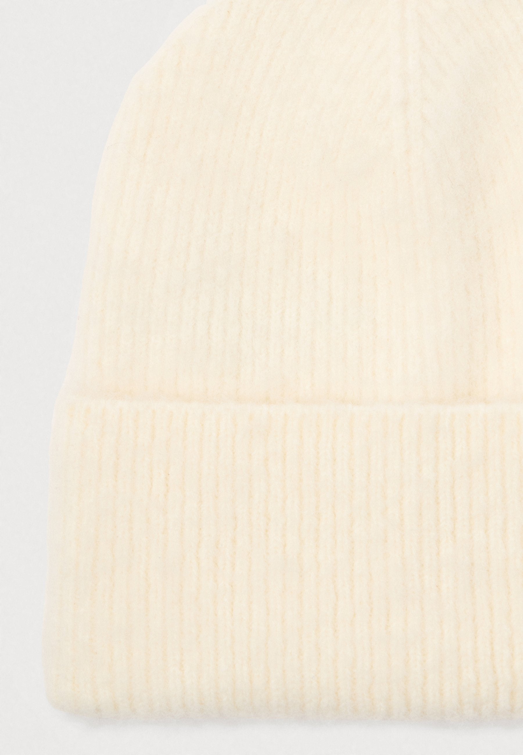 Abercrombie & Fitch FUZZY BEANIE