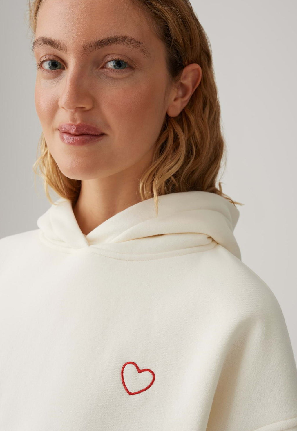 OPUS SOFT HOODED HEART DETAIL