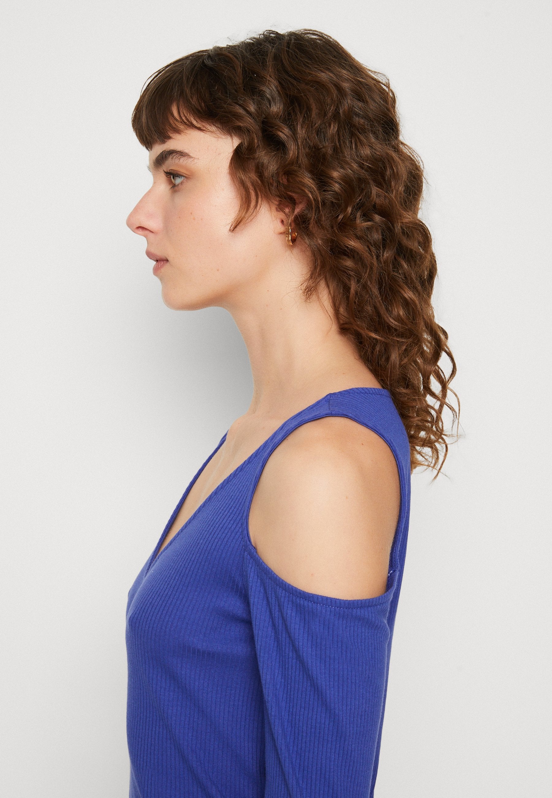 GAP COLD SHOULDER
