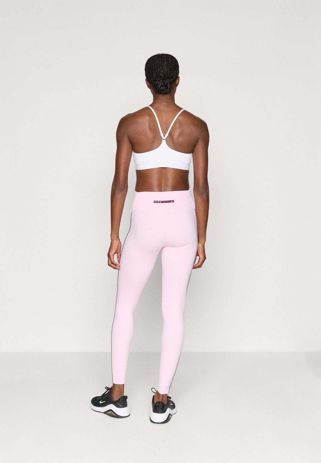 Nike Performance ONE