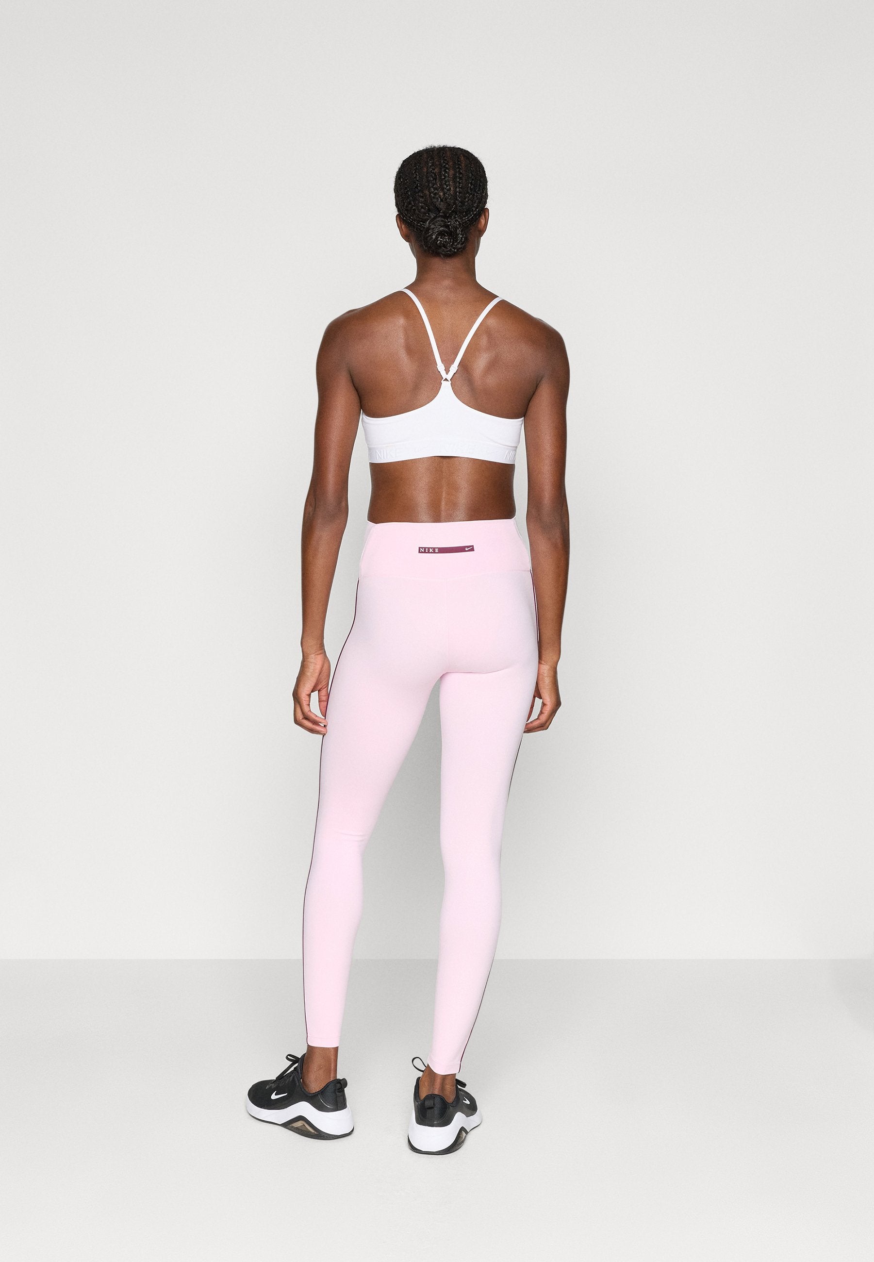 Nike Performance ONE