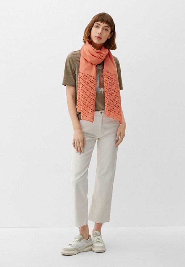 s.Oliver MIT LOCHSTICKEREI - Scarf - papaya