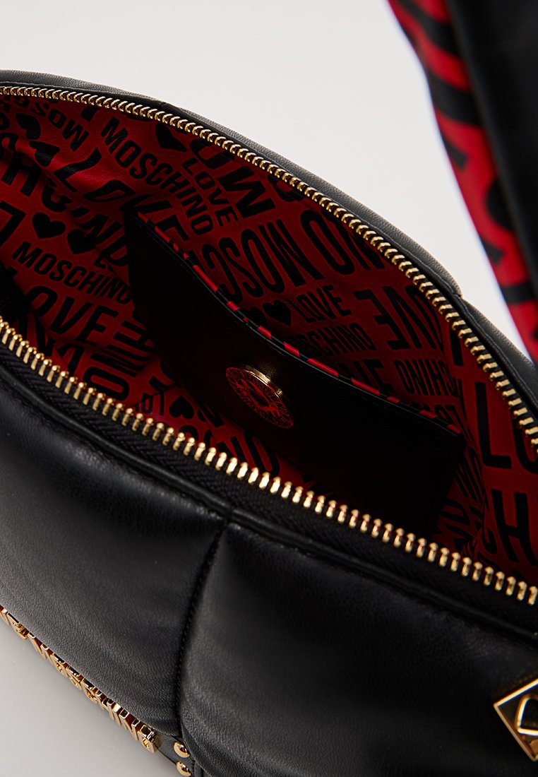 Love Moschino
