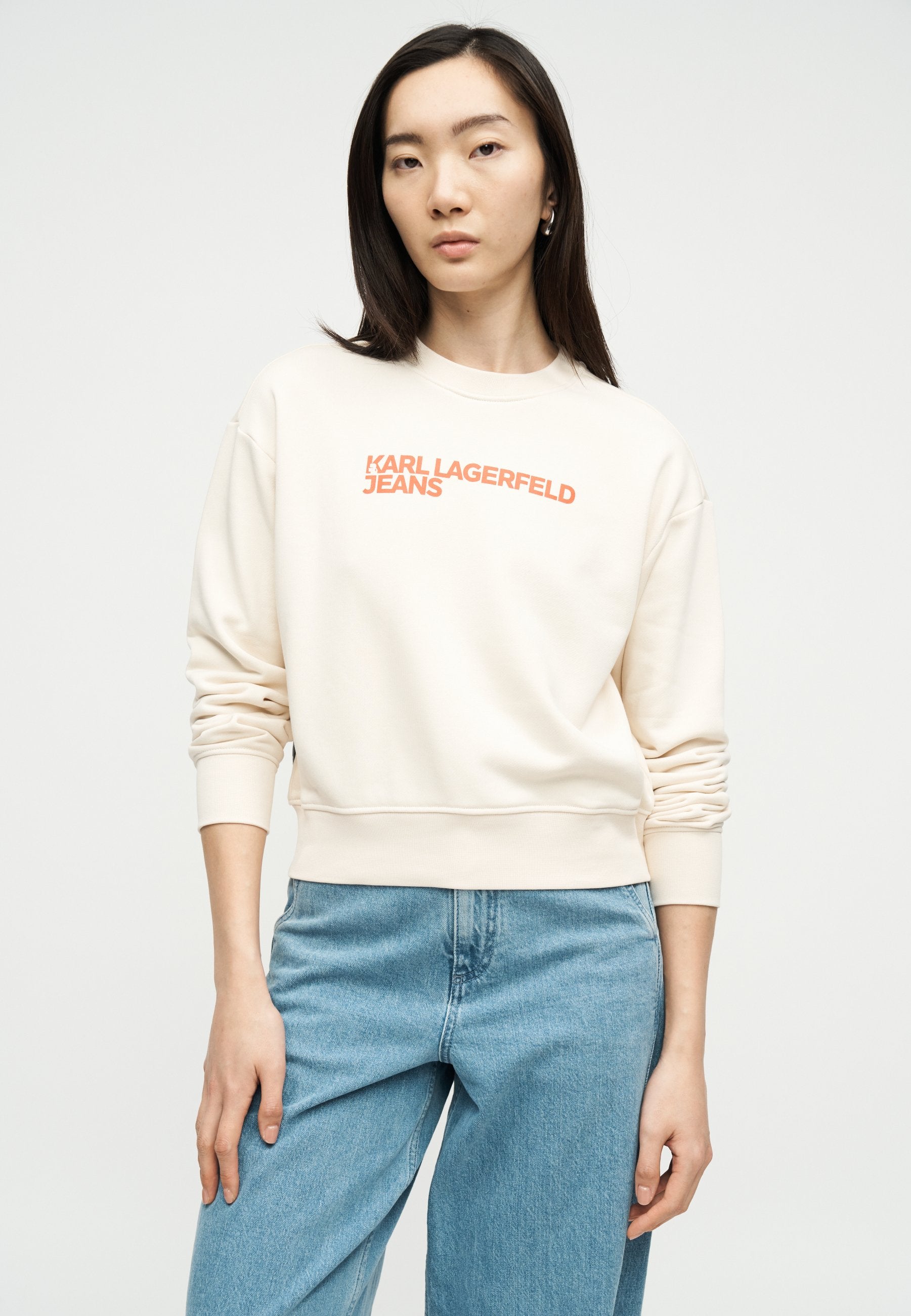 ESSENTIAL LOGO SWEAT Media 5