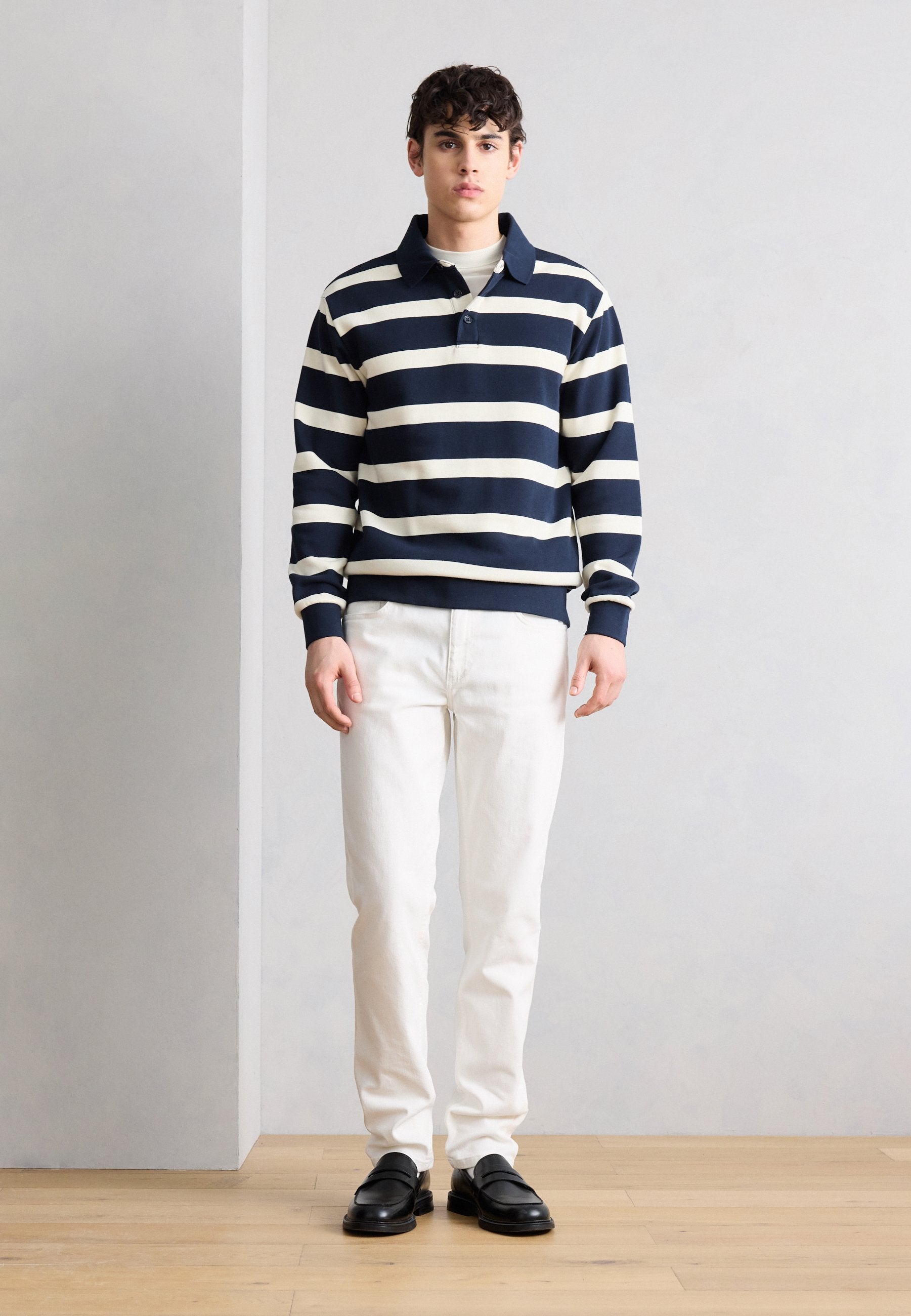 Lindbergh Jeans Tapered Fit Media 2