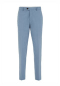 Hellblaue, maßgeschneiderte Hose mit flachem Frontdesign, schmaler Passform, einem Knopfverschluss und minimaler Textur.