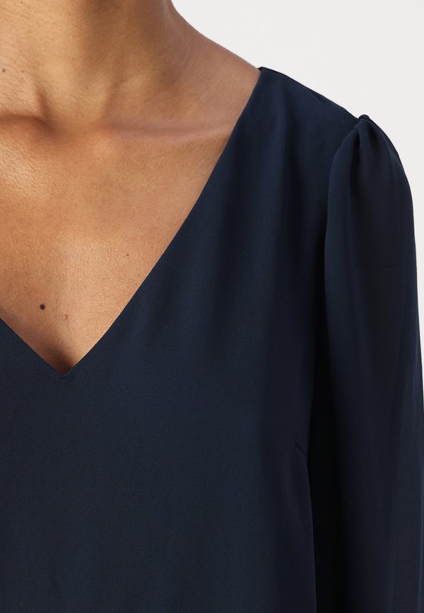 VILA VIMICADA V NECK