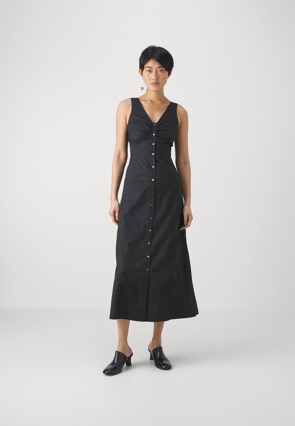 DAY DRESS Media 3