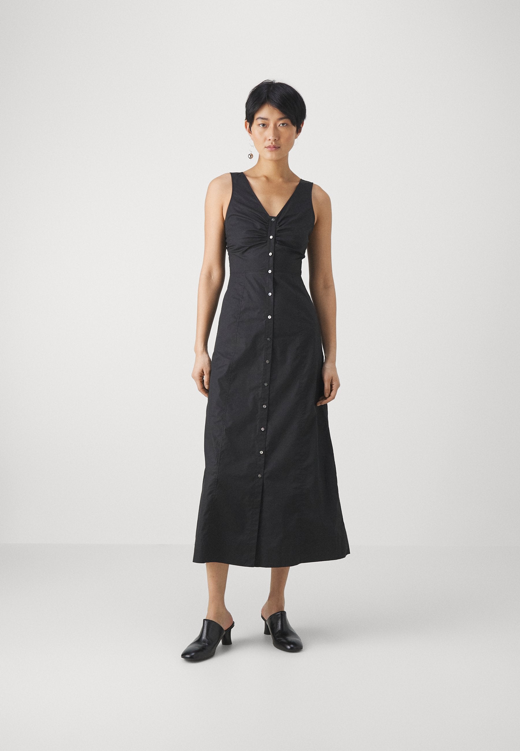 DAY DRESS Media 3