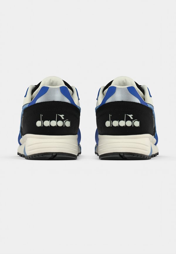 Diadora N902 UNISEX