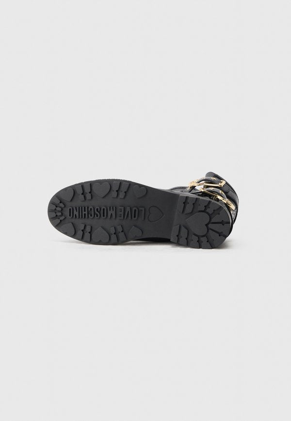 Love Moschino