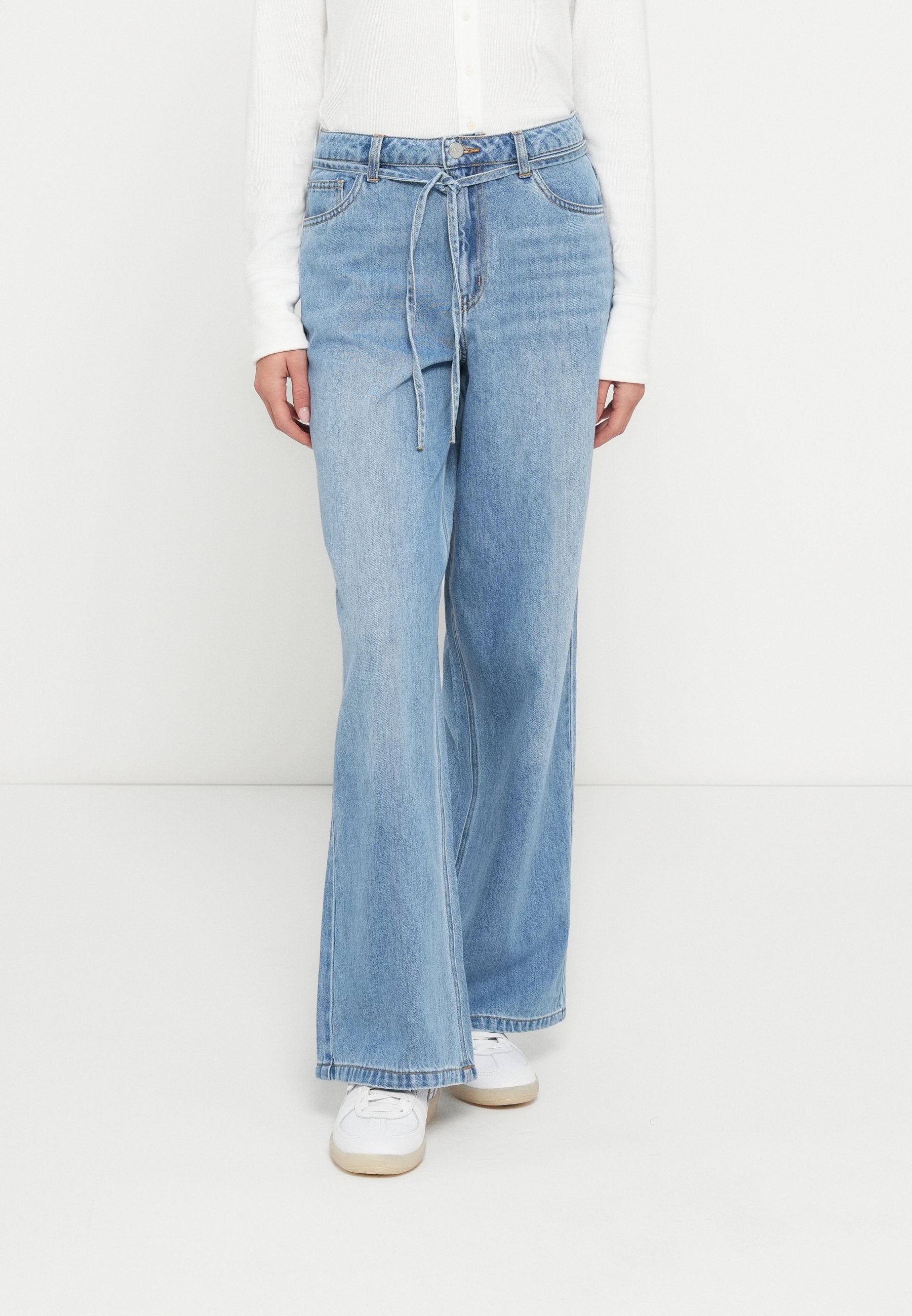 Object OBJROSIE MW WIDE JEANS NOOS