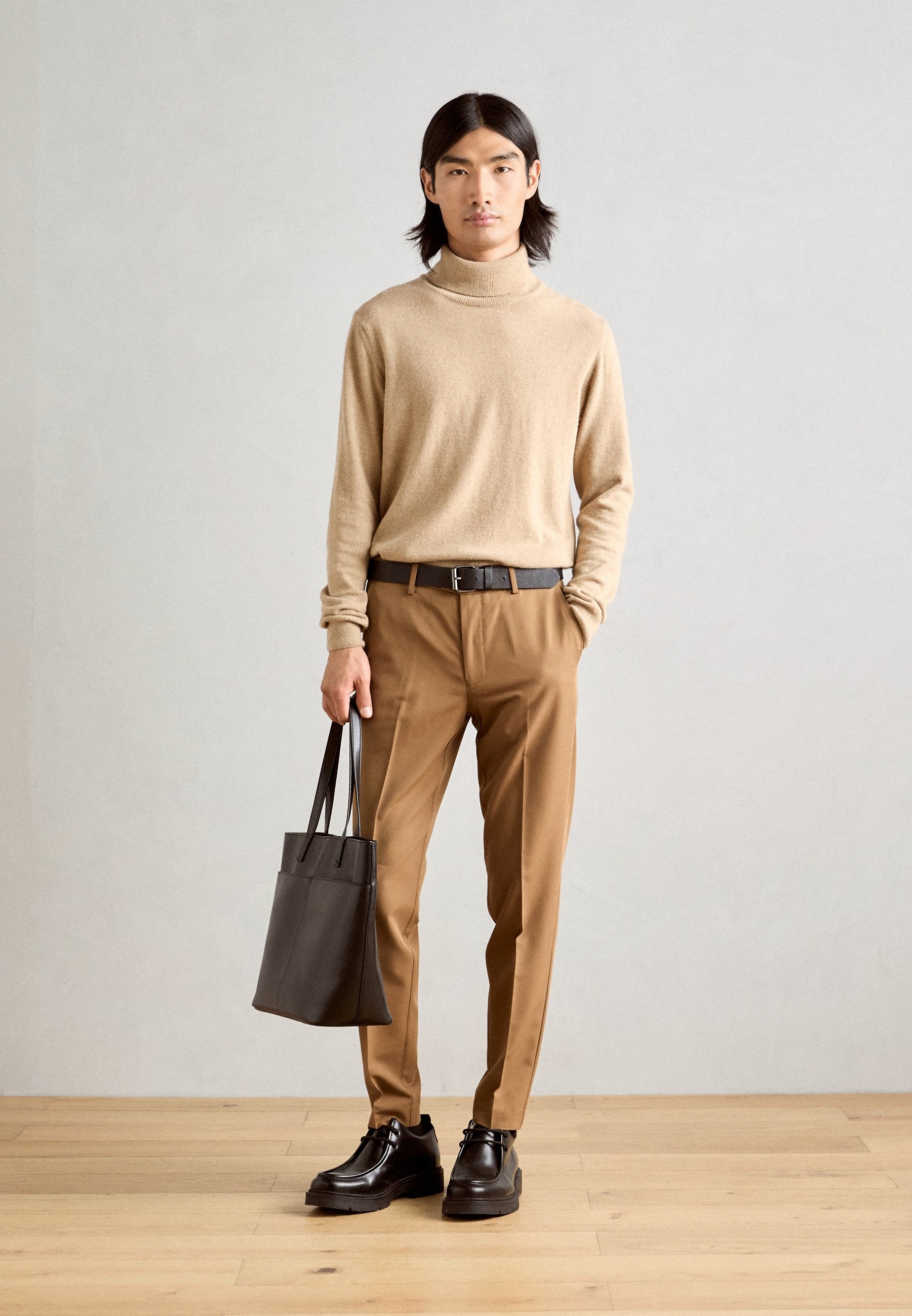 FINE CLUB PANTS Media 2