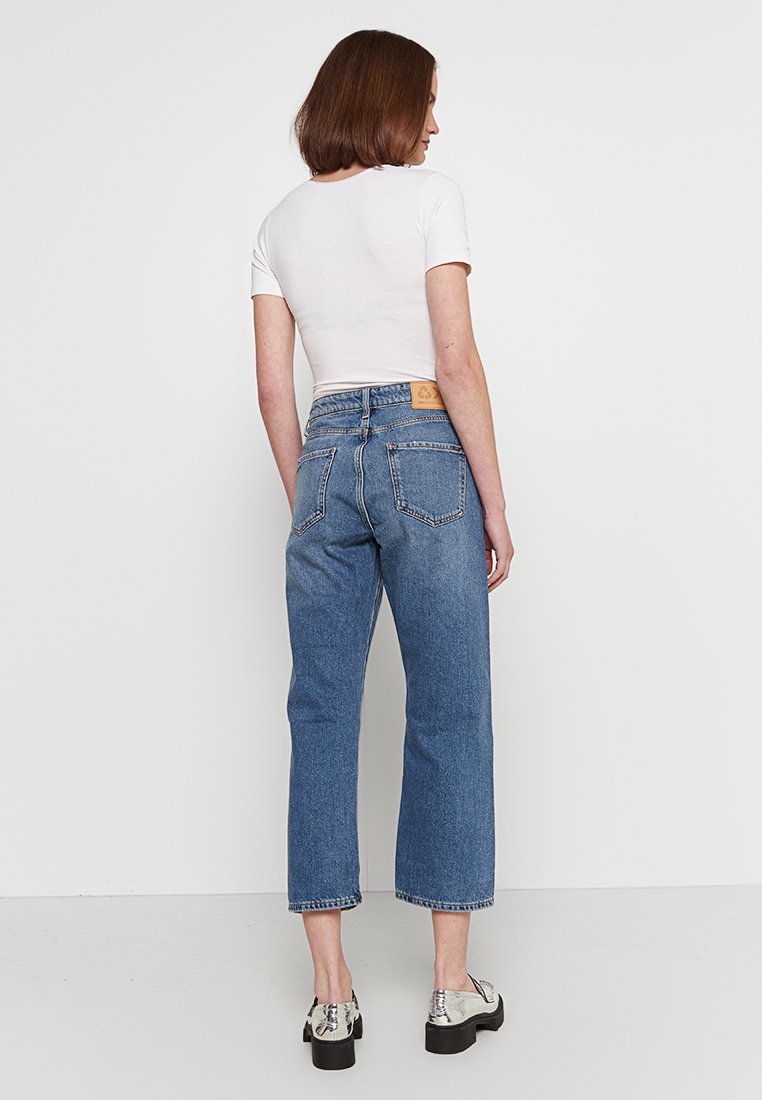 Armani Exchange Jeans Relaxed Fit Media 3