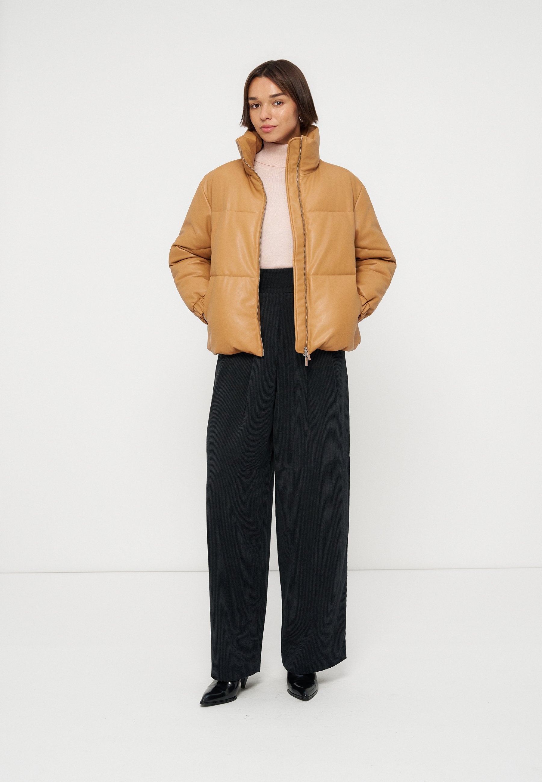 Armani Exchange Bomberjacke Media 3