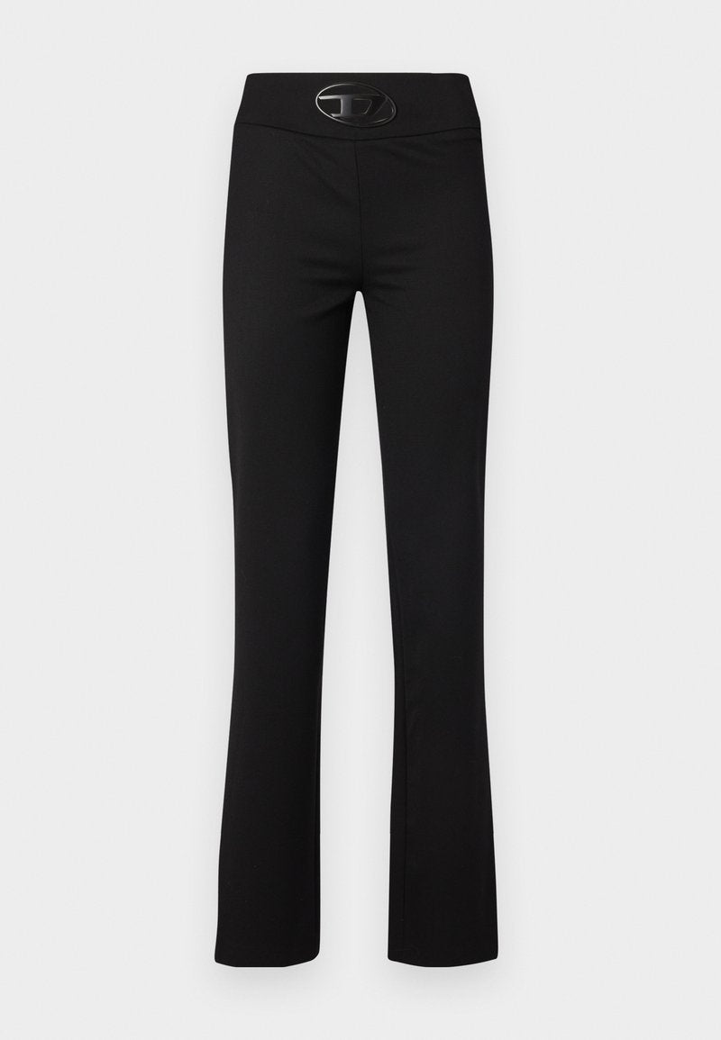 Schwarze, ausgestellte Hosen aus einem glatten, dehnbaren Stoff. Mit einem breiten Bund und einem glänzenden, schwarzen Logoakzent auf der Vorderseite.