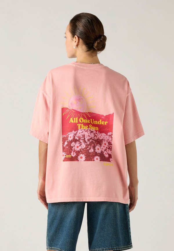 Levi's® LSE_GRPH SHORT STACK TEE LSE_STARDUST FR - Print T-shirt - feel good in levi's - pinks