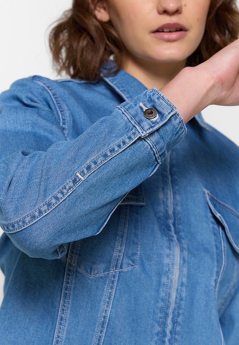 Levi's® Made & Crafted SLIM TRUCKER