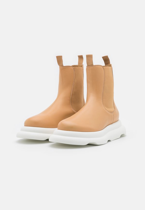 A.W.A.K.E. MODE CASUAL ARIANA BOOT