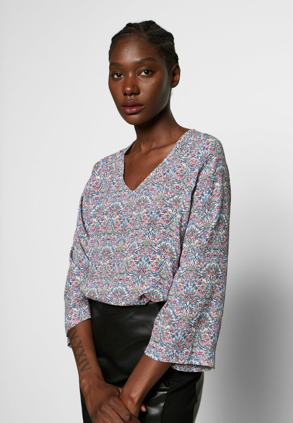 Rich & Royal BLOUSE WITH V-NECK