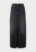 Schwarzer Jeansrock mit einem Schlitz vorne, hoher Taille, fünf Taschen und Nieten entlang der Seitennähte. Klassisches Design.