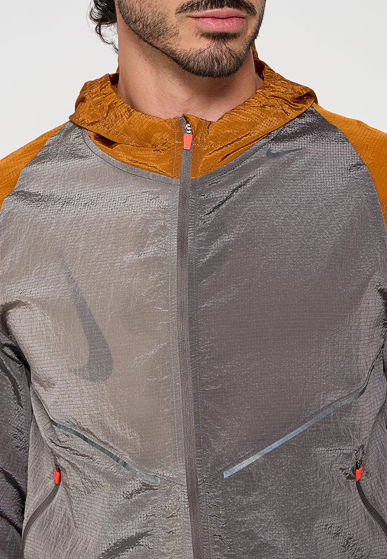 Nike Performance