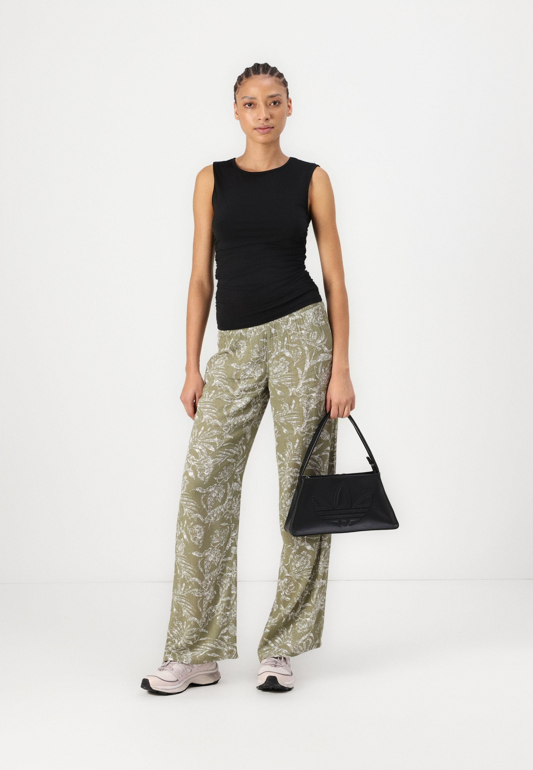 O'Neill JOHNNY SMOCKED WAIST PANTS