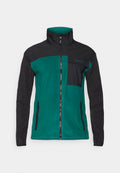 Fleecejacke mit grünem Körper und schwarzen Ärmeln, hohem Kragen, durchgehendem Reißverschluss und einer Reißverschlusstasche auf der Brust.