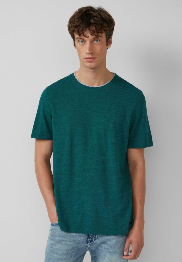 s.Oliver MIT DOPPELKRAGEN - Basic T-shirt - tannengrün