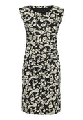 Schwarzes Kleid mit einem Blumendesign in Creme und Blau, ärmelloses Design und geraffte Details an der Seite.