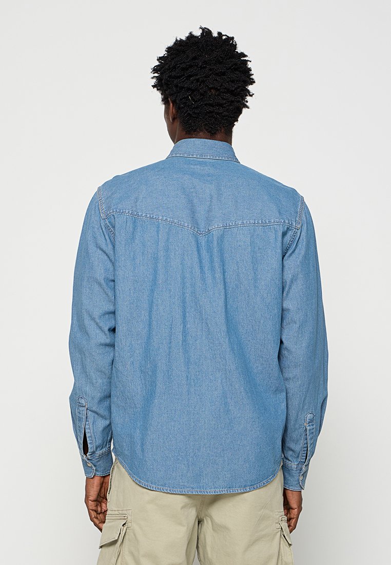 Wrangler MODERN FIT