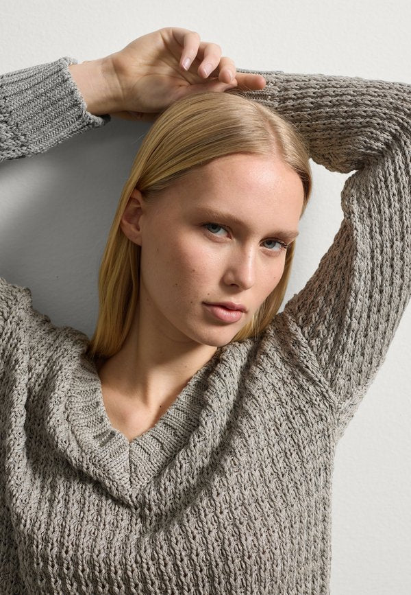 Stefanel  V NECK.