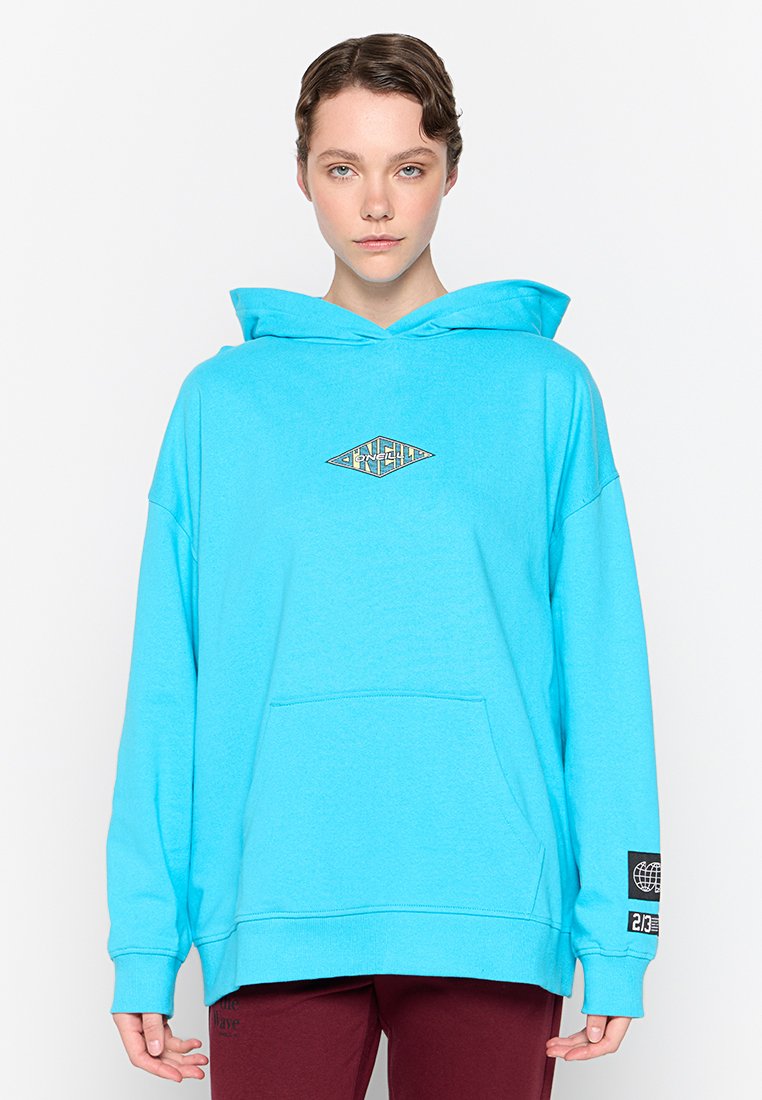 Türkise Kapuzenjacke aus weichem Material, mit einem Diamant-Logo auf der Brust und einer großen Fronttasche. Mit umgeschlagenen Ärmeln und einer Kordelzugkapuze.