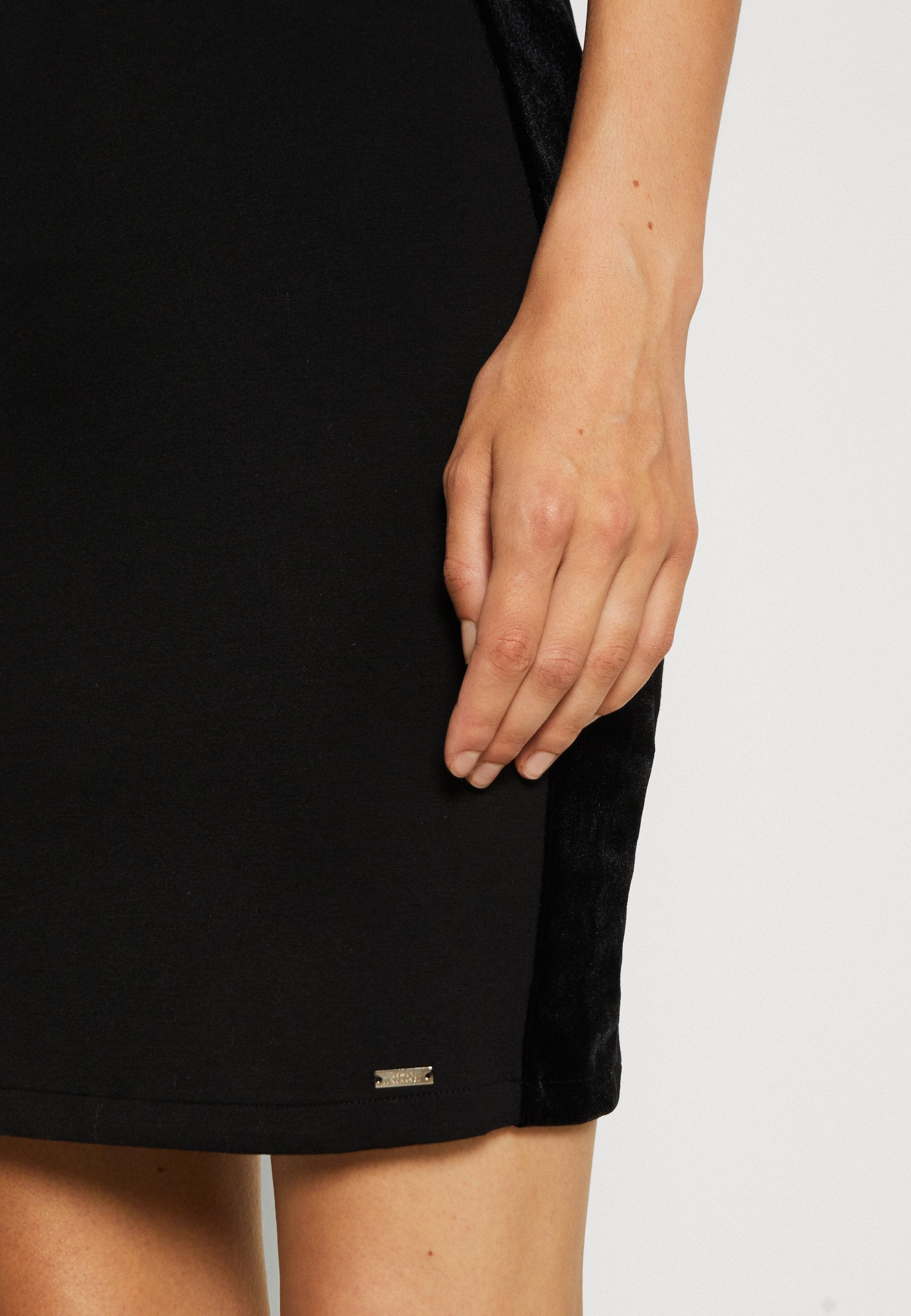 DRESS Media 6
