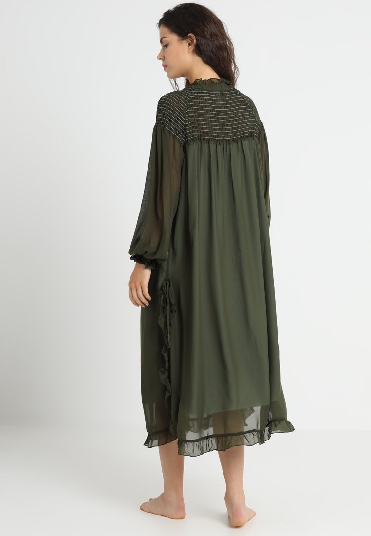 We are HAH STREET SWEEPER DRESS