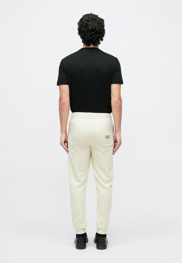 EA7 Emporio Armani TRAIN LOGO SERIES PANTS