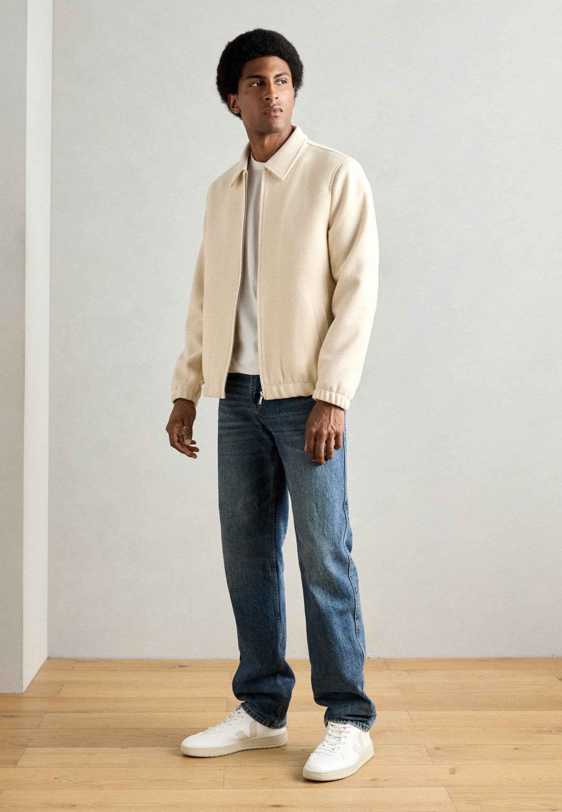 TEXTURED ZIP THROUGHT JACKET Media 2