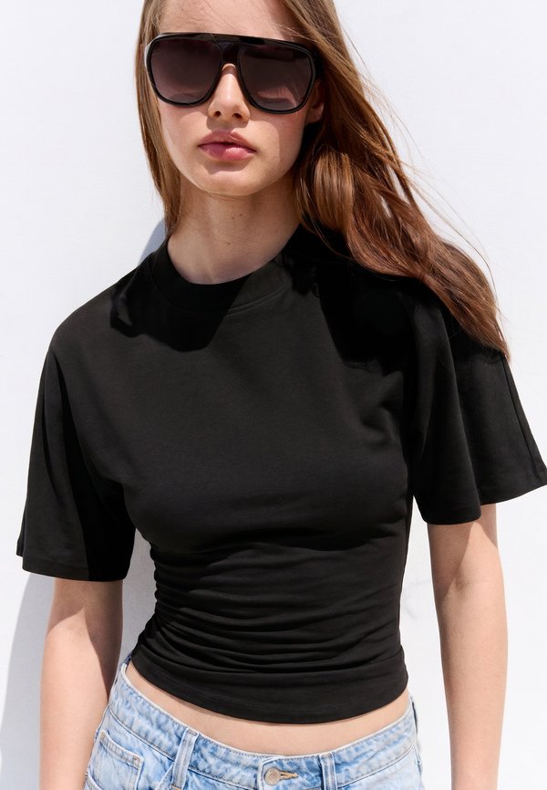 Bershka SHORT SLEEVE CORSET - T-SHIRT - Print T-shirt - black