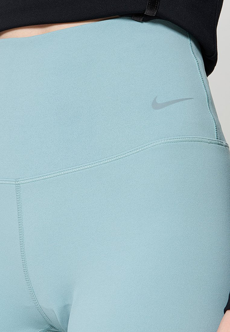 Nike Performance  ZENVY