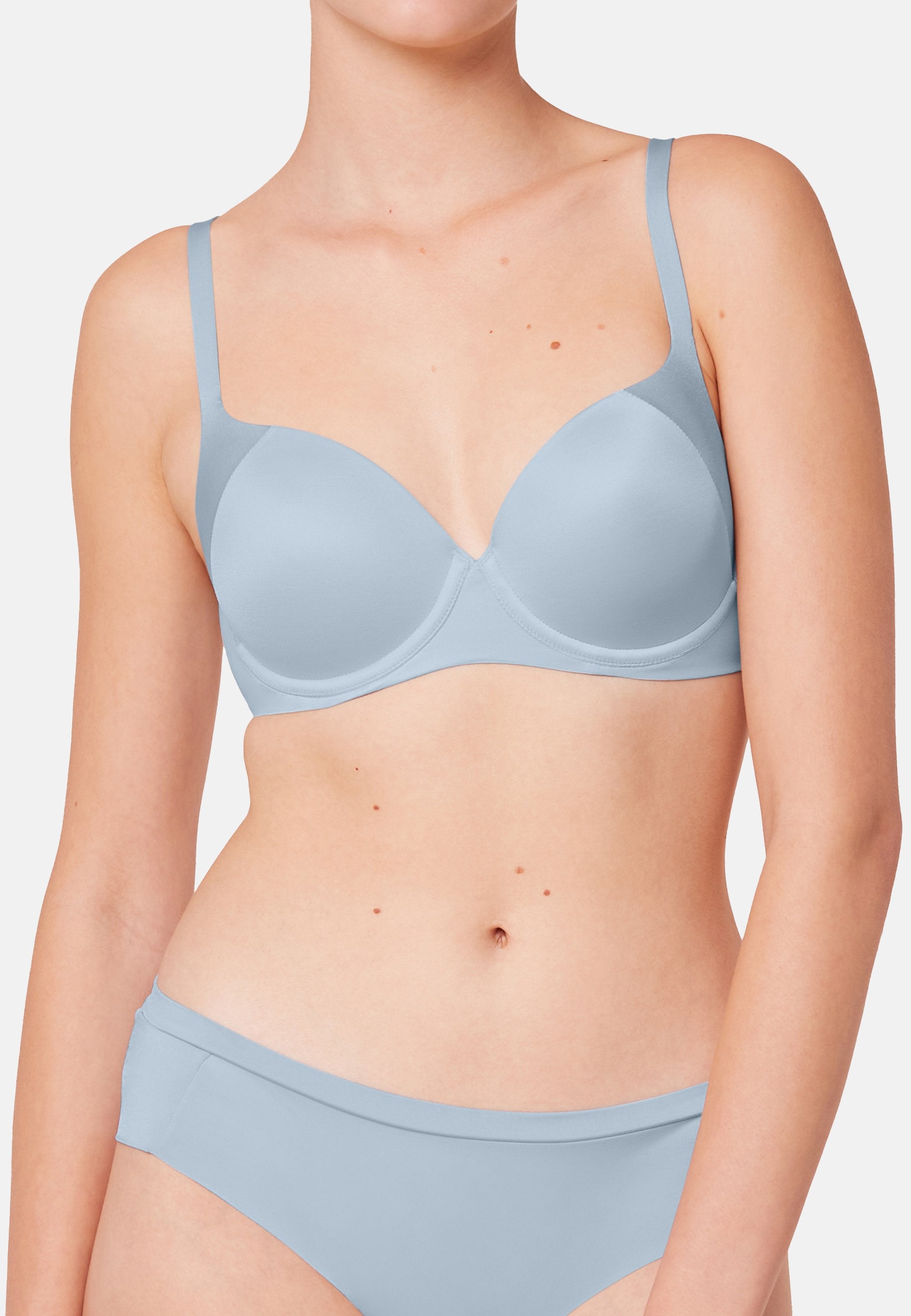 Triumph BODY MAKE-UP SOFT TOUCH WP EX