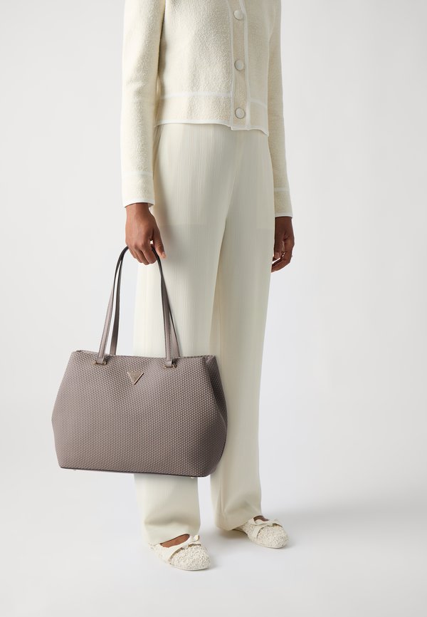 Guess PHAEDRA TOTE SET - Handbag - dark taupe