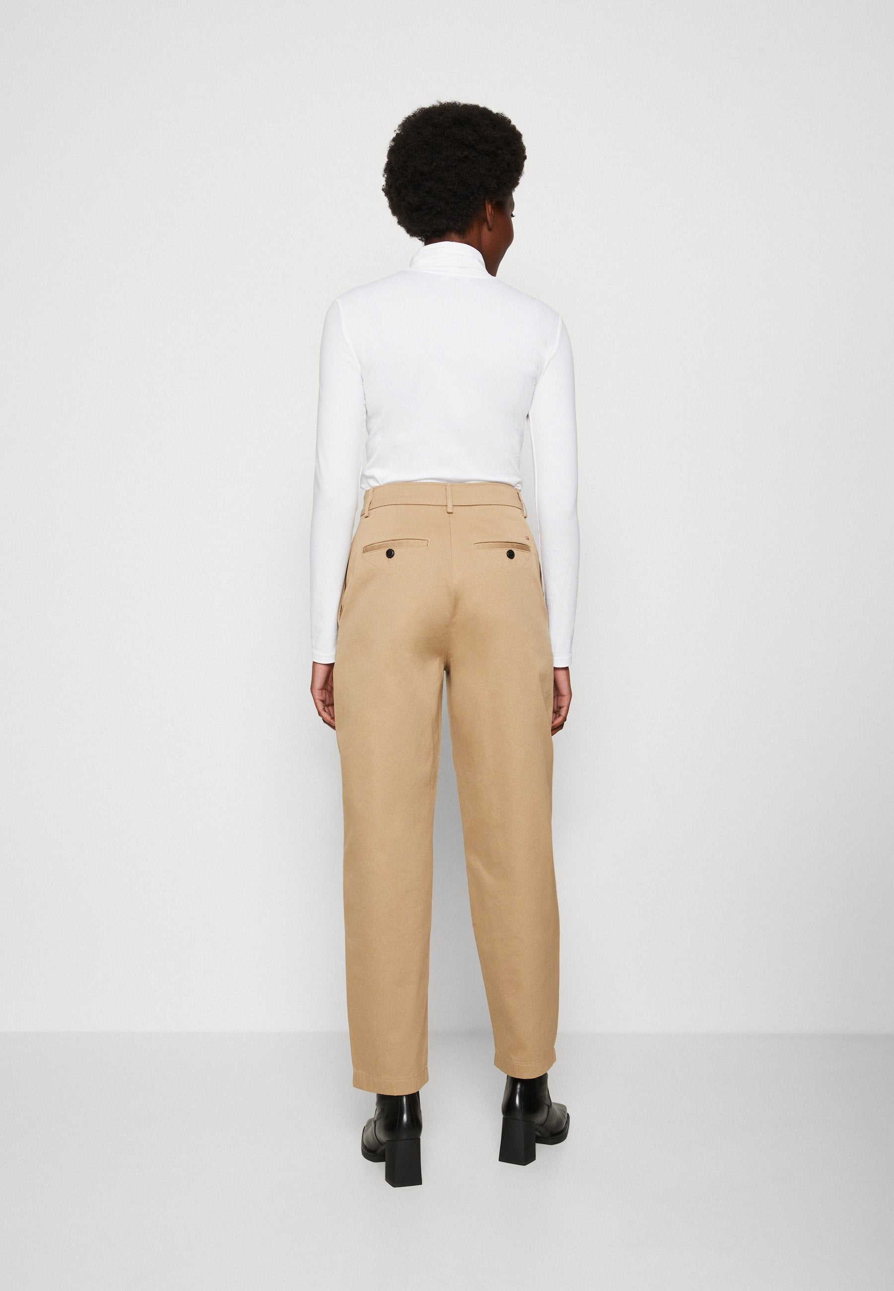 BALLOON CASUAL PANT Media 4