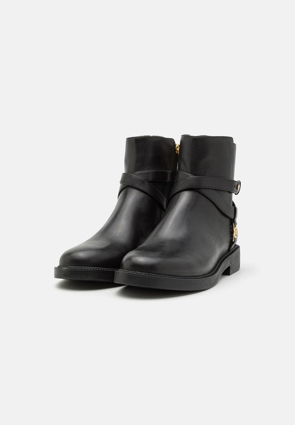 MICHAEL Michael Kors ABIGAIL FLAT BOOTIE