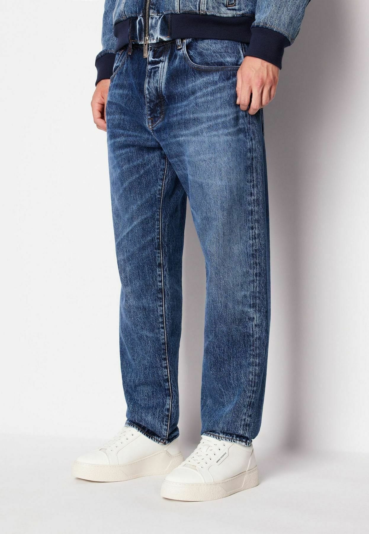 Armani Exchange Jeans Tapered Fit Media 2