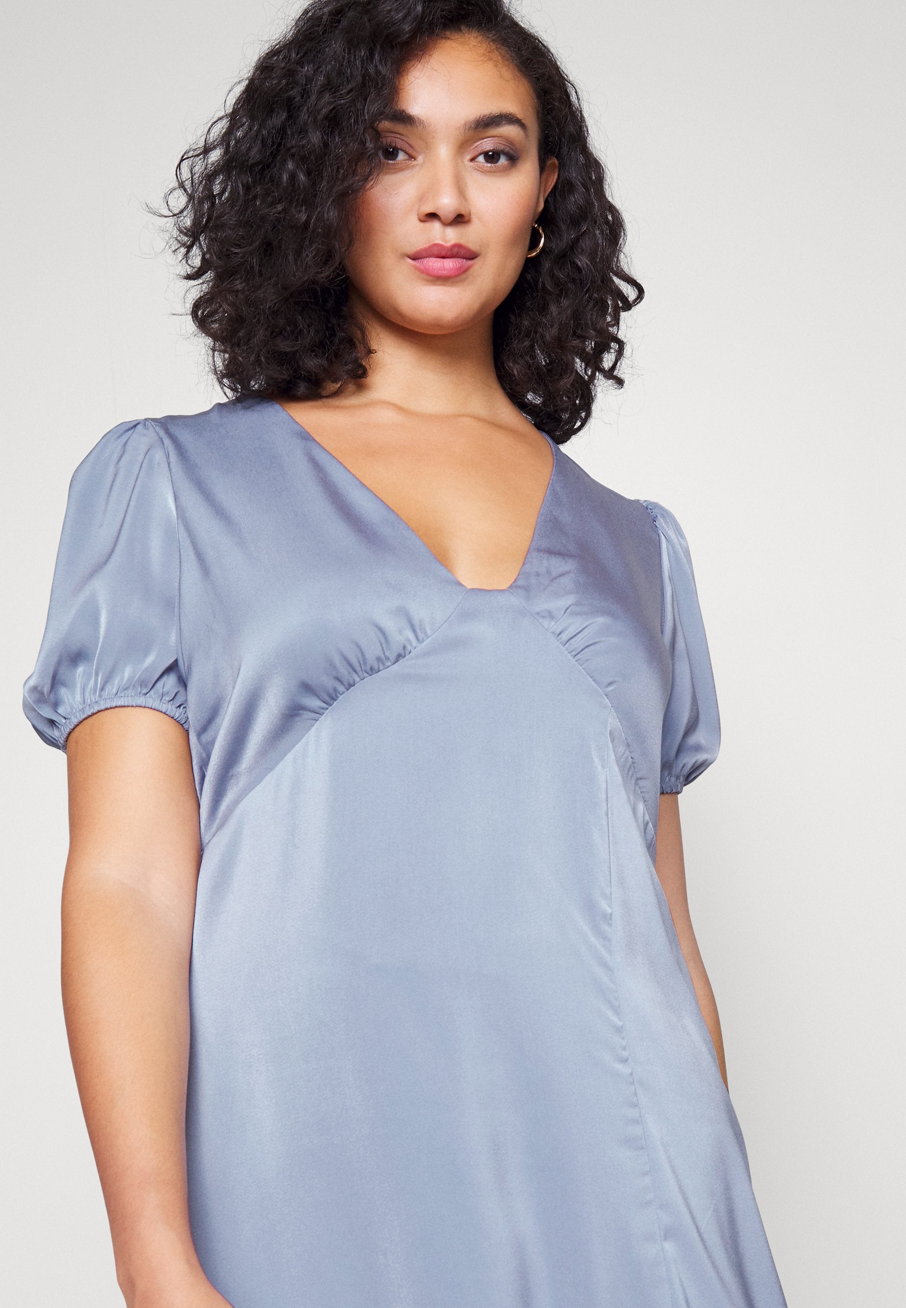 IN THE STYLE CURVE ITSXZLND V NECK MIDI WEDDING GUEST